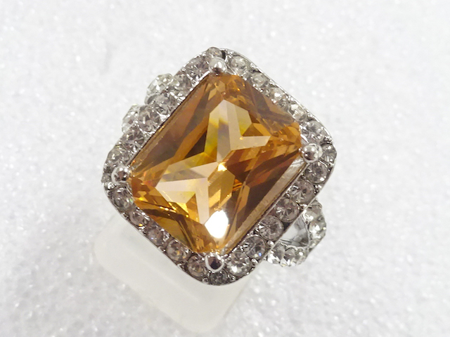 JAPANESE KIMONO / ANTIQUE COLORED STONE RING (SIZE 14)